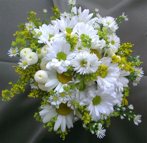 daisy flower bouquet wedding